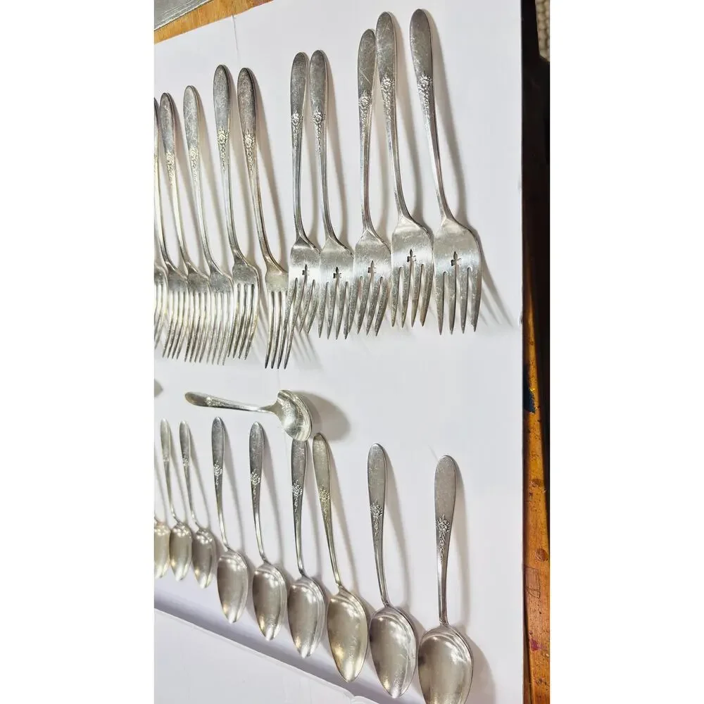 Vintage Oneida Tudor Fantasy 1941 Silverplate Flatware Set 48 Pcs Art Deco